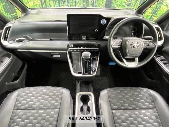 Toyota VOXY HYBRID 2022-04 333124-1