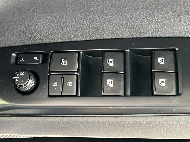 Toyota CAMRY HYBRID 2018-06 20913-23