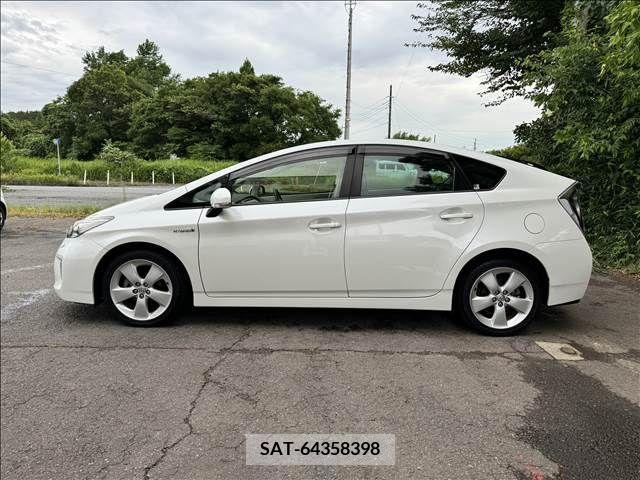 Toyota PRIUS 2014-03 326491-5