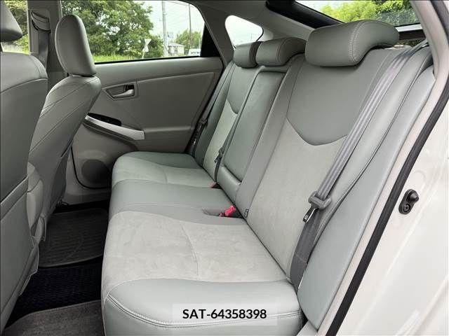 Toyota PRIUS 2014-03 326491-9
