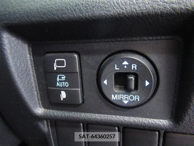 Toyota SAI 2015-12 284009-8