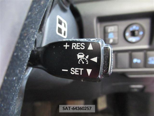 Toyota SAI 2015-12 284009-7