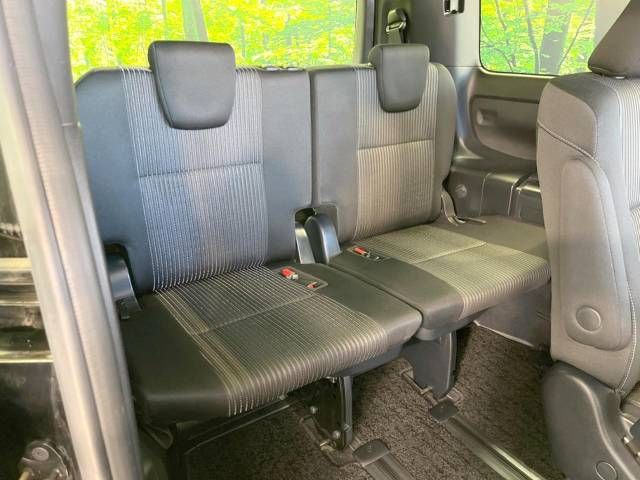 Toyota VOXY 2019-03 182952-10