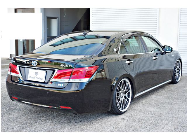 Toyota CROWN MAJESTA 2013-11 20529-18