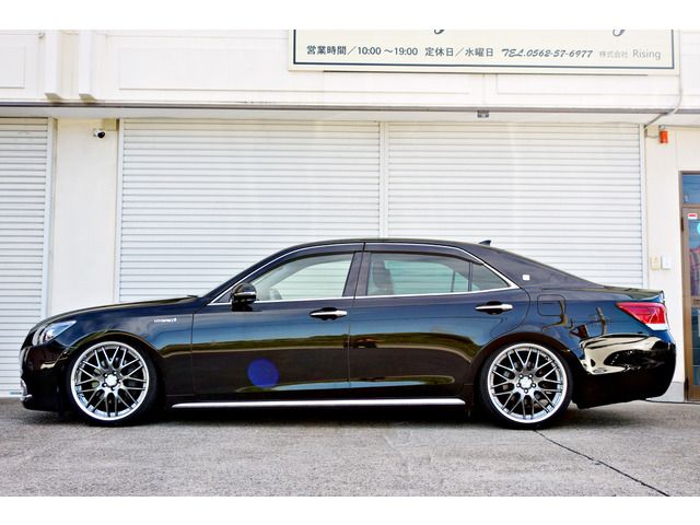 Toyota CROWN MAJESTA 2013-11 20529-9