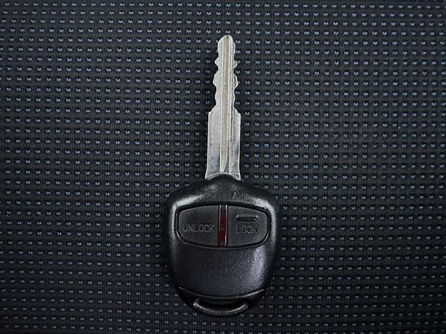 Nissan KIX 2011-06 195626-29