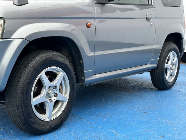 Nissan KIX 2011-06 195626-7
