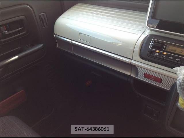 Suzuki SPACIA 2023-07 368556-28