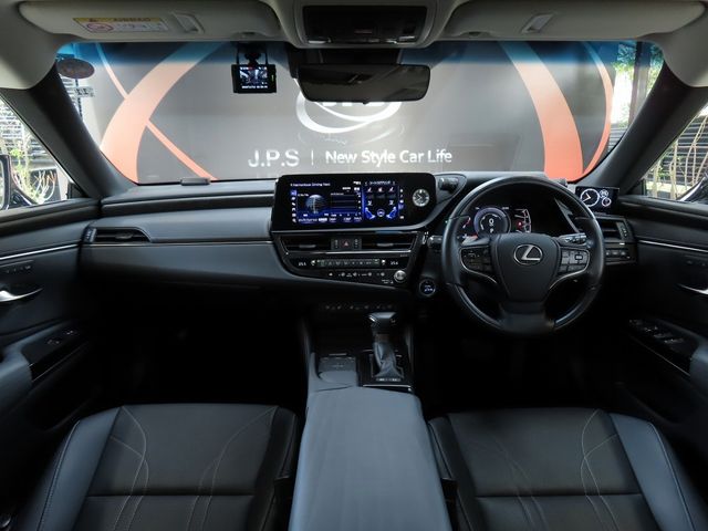 Lexus ES 2021-11 185474-2