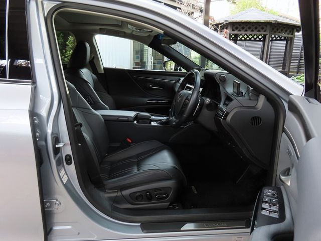 Lexus ES 2021-11 185474-16