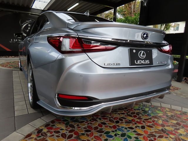 Lexus ES 2021-11 185474-1