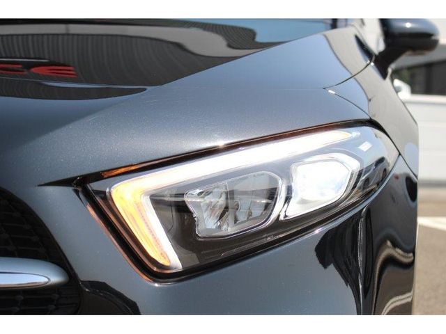 Mercedes Benz A-CLASS 2019-03 3002-11