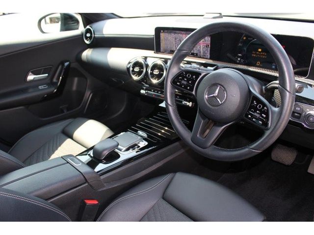 Mercedes Benz A-CLASS 2019-03 3002-14