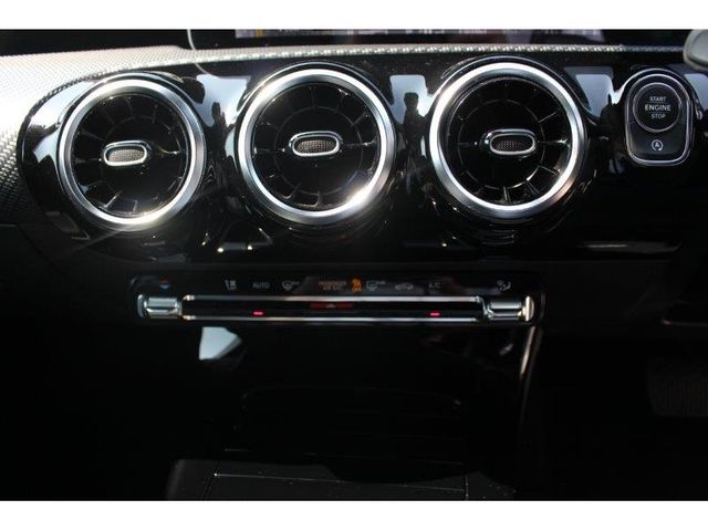 Mercedes Benz A-CLASS 2019-03 3002-23