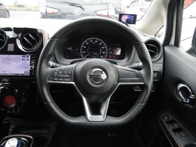 Nissan NOTE 2017-05 11011-9