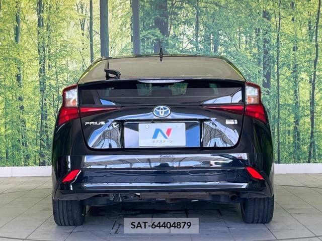 Toyota PRIUS 2019-10 281814-15