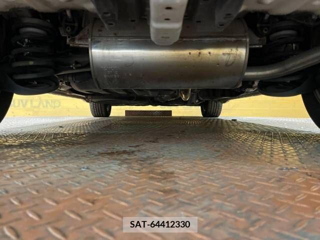 Toyota VOXY 2013-03 217084-19