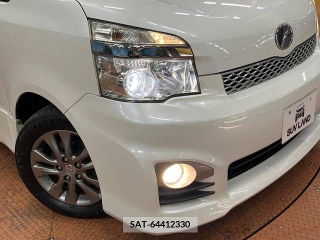 Toyota VOXY 2013-03 217084-14