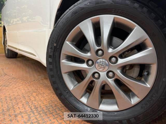 Toyota VOXY 2013-03 217084-13