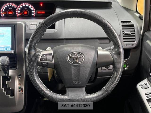 Toyota VOXY 2013-03 217084-12