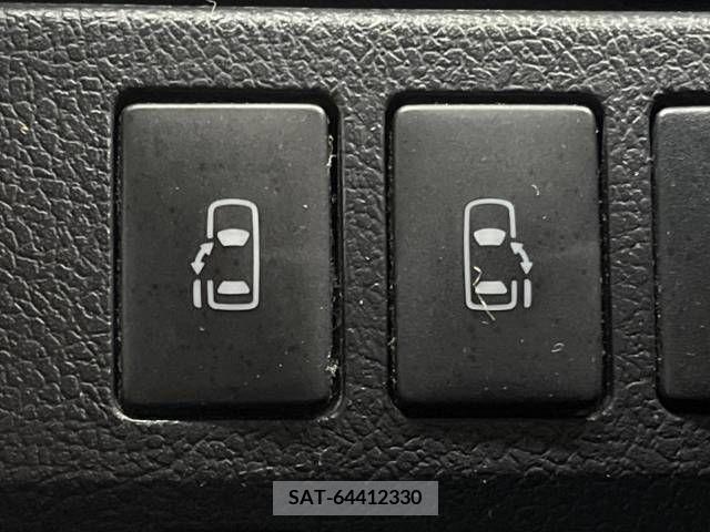 Toyota VOXY 2013-03 217084-4