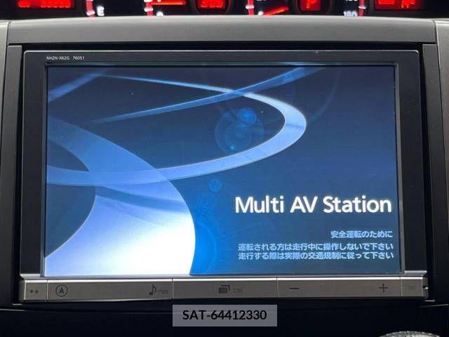 Toyota VOXY 2013-03 217084-2