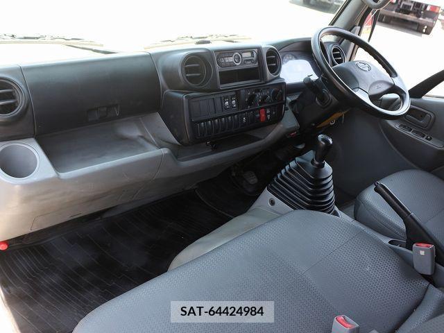 Hino DUTRO 2017-11 343003-23