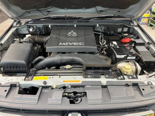 Mitsubishi PAJERO 2007-03 196411-18