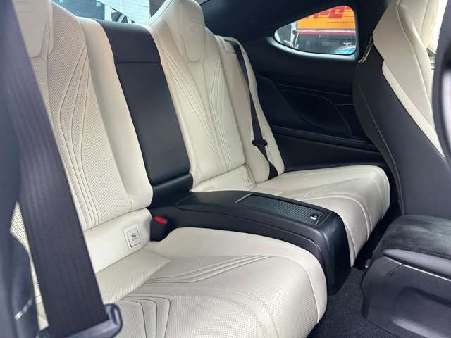 Lexus RC F 2015-02 8842-13
