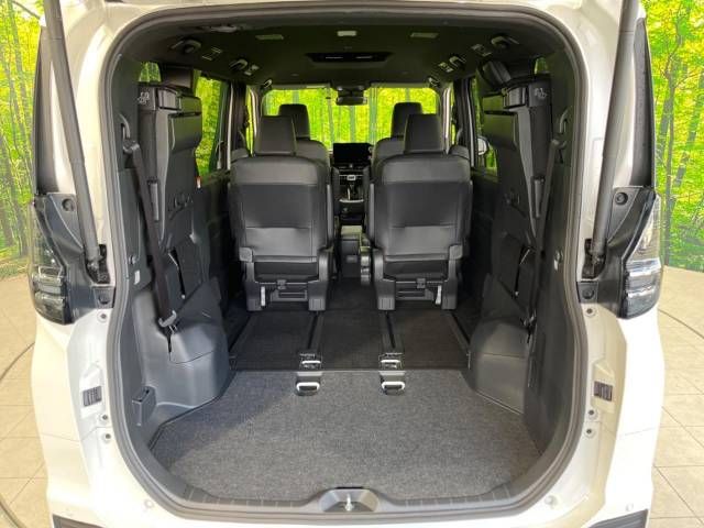 Toyota VOXY 2023-05 195799-11