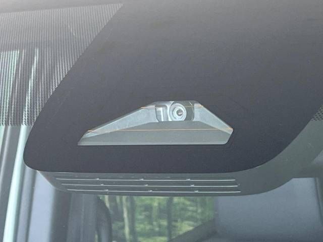 Toyota VOXY 2023-05 195799-6