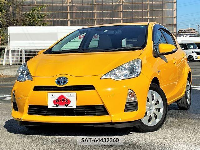 Toyota AQUA 2013-02 208331-0