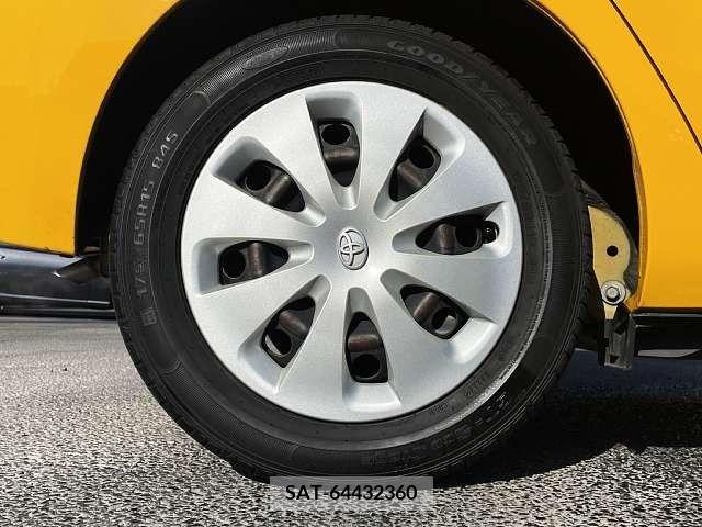 Toyota AQUA 2013-02 208331-3