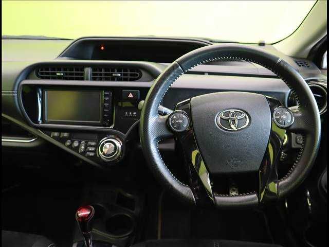 Toyota AQUA 2015-03 192098-14