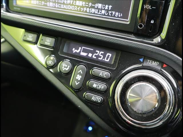 Toyota AQUA 2015-03 192098-11