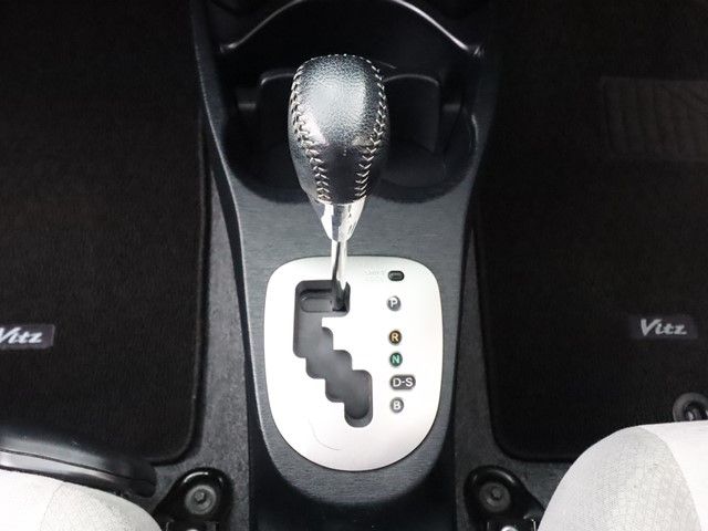 Toyota VITZ 2011-03 188883-14