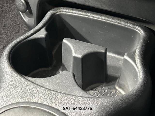 Nissan MARCH 2012-01 377786-7