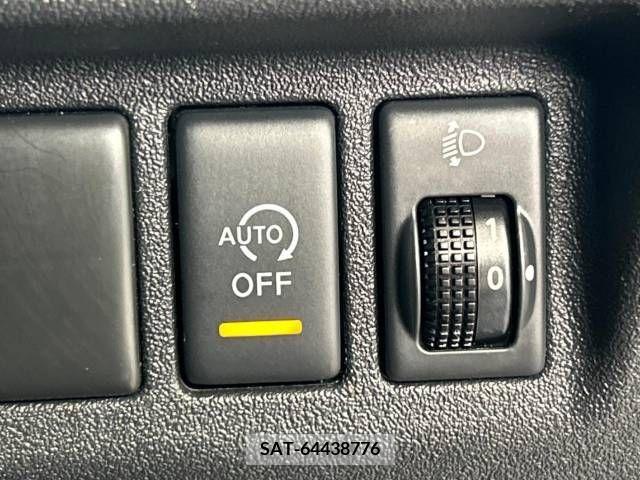 Nissan MARCH 2012-01 377786-6
