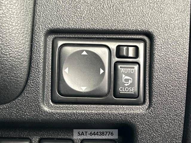 Nissan MARCH 2012-01 377786-5