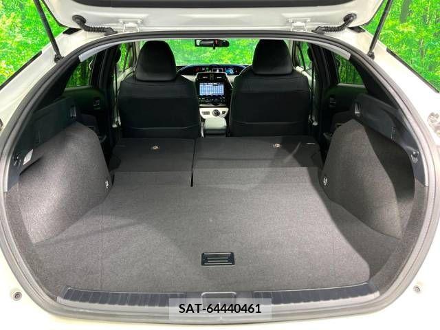 Toyota PRIUS 2016-03 221545-10