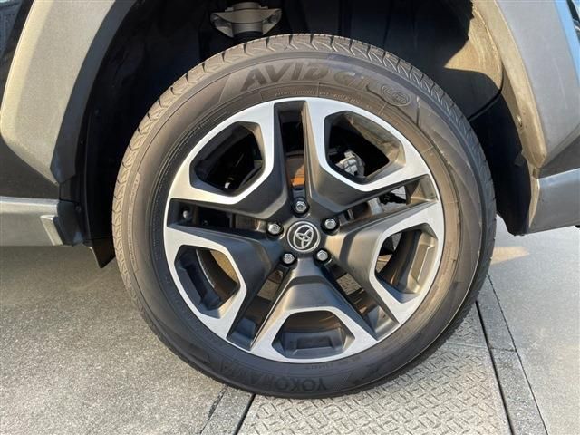 Toyota RAV4 2020-01 183855-8