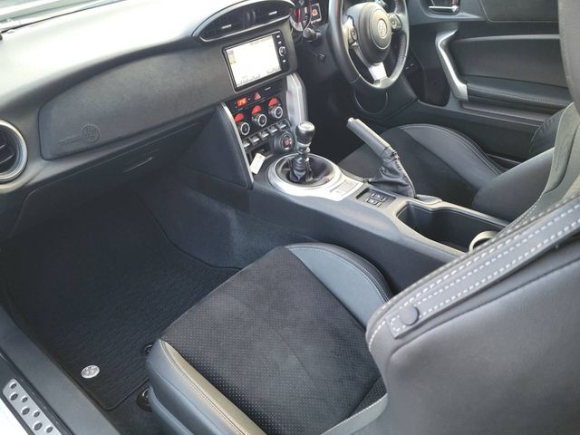 Toyota 86 2018-05 188916-20