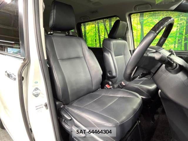 Toyota ESQUIRE 2017-07 359790-8