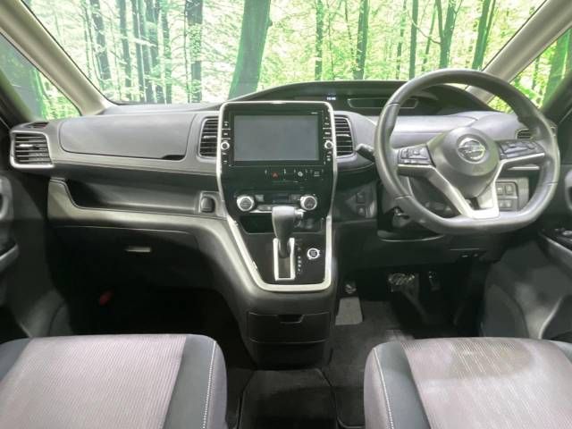 Nissan SERENA 2016-10 18777-1
