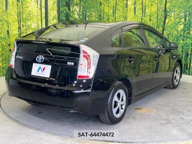 Toyota PRIUS 2013-05 382778-16