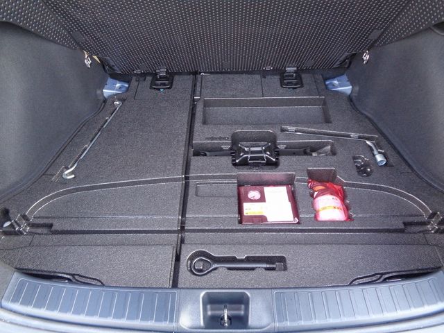 Toyota PRIUS 2016-06 27001-25