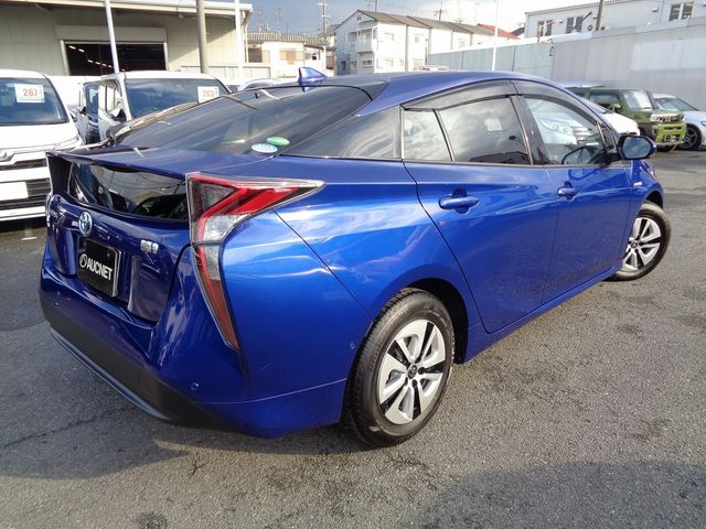 Toyota PRIUS 2016-06 27001-2