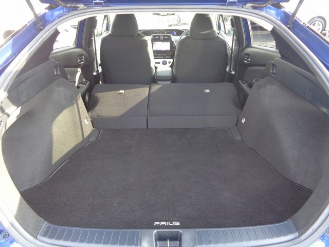 Toyota PRIUS 2016-06 27001-8