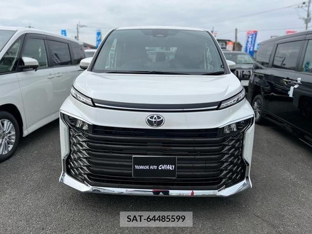 Toyota VOXY 2024-03 226813-2