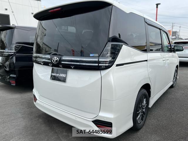 Toyota VOXY 2024-03 226813-5